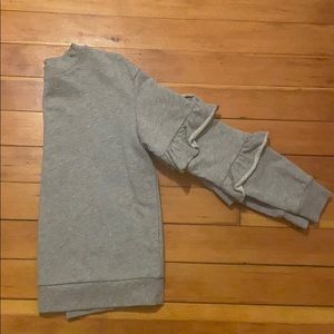Ruffle sleeve sweatshirt